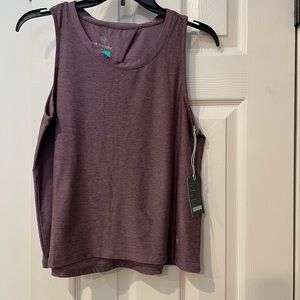 We Wander workout top. Medium NWT